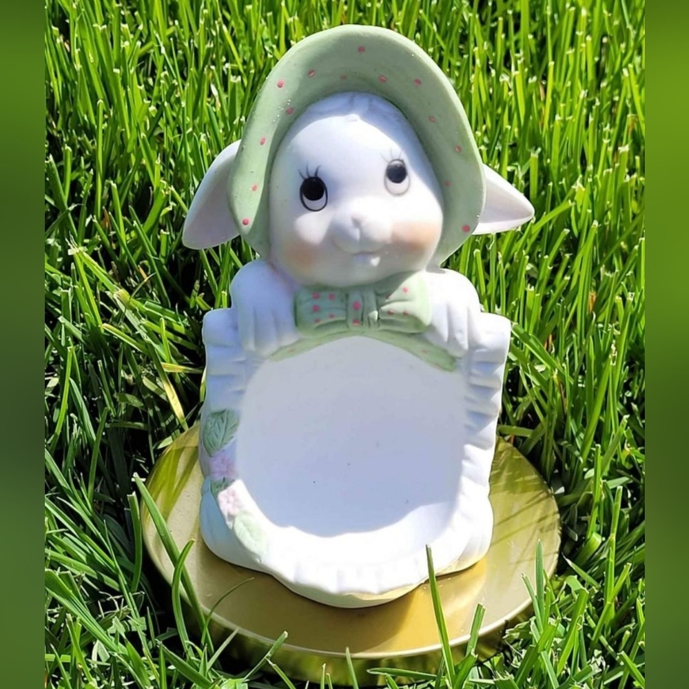 VTG Mrs. Easter Bunny Egg Holder